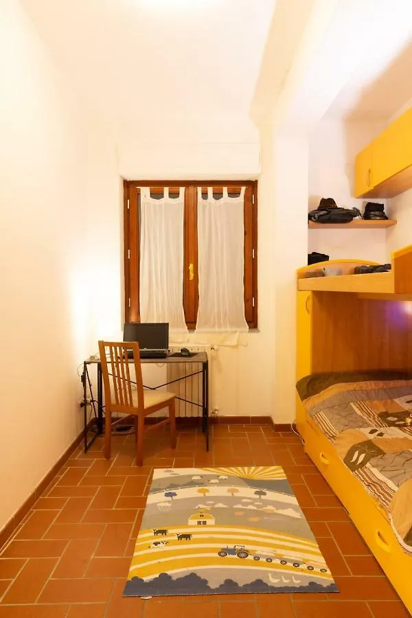 Green Corner Apartment In Florence City