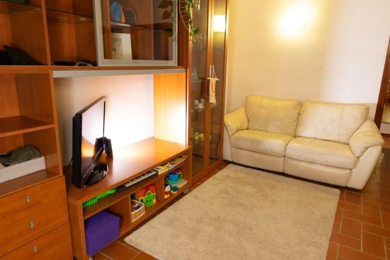 Green Corner Apartment In Florence City Italy