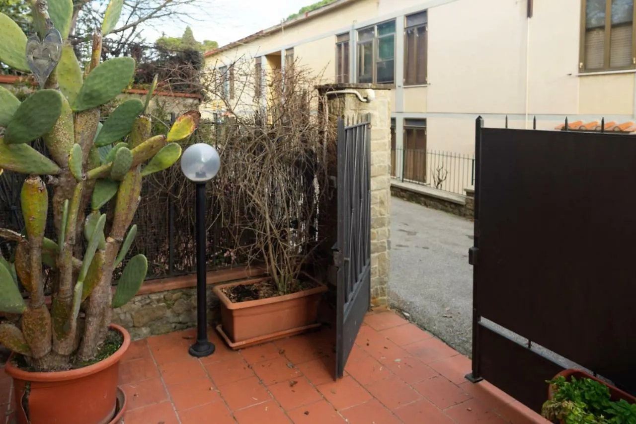 Green Corner Apartment In Florence City