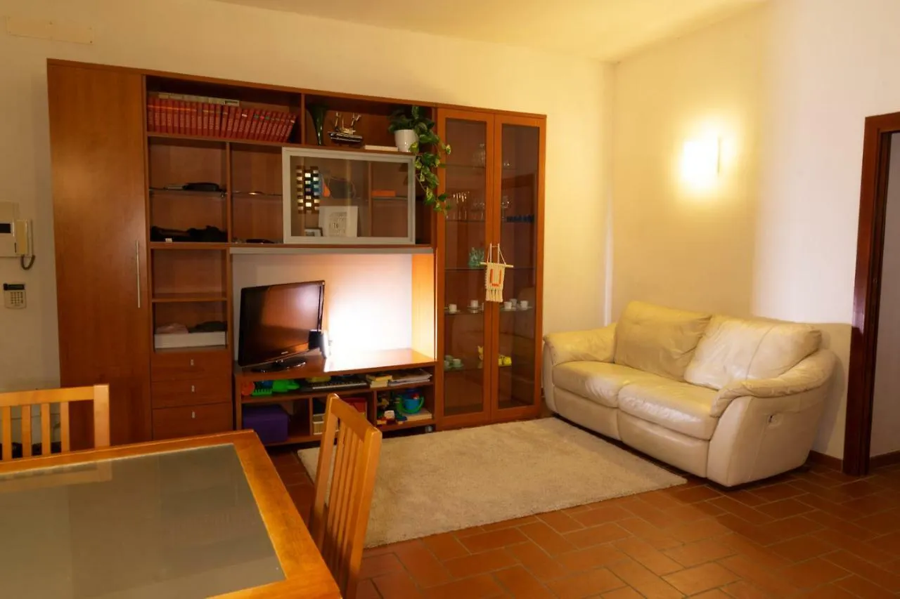 Green Corner Apartment In Florence City