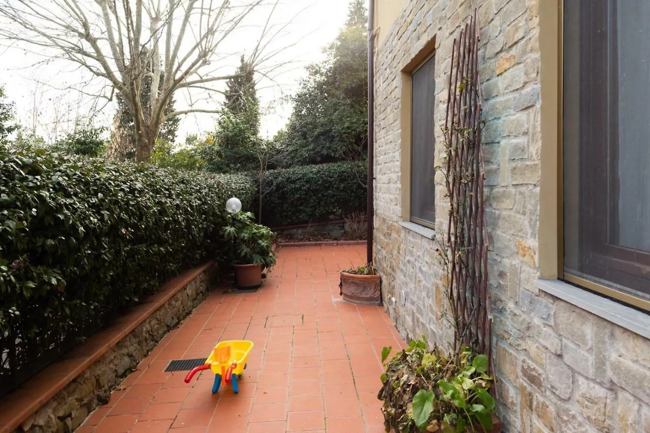 Green Corner Apartment In Florence City